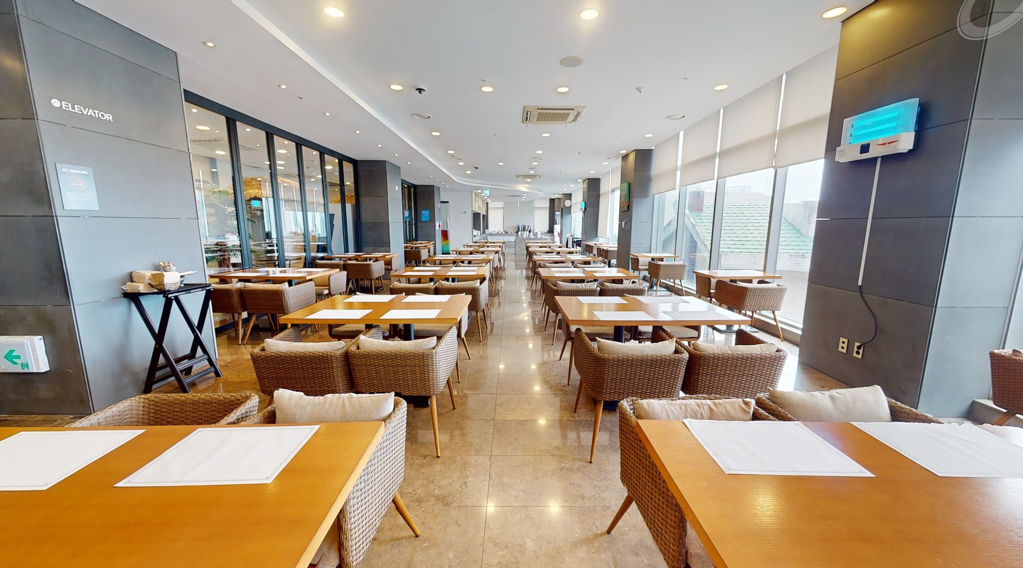 Deep Green Restaurant