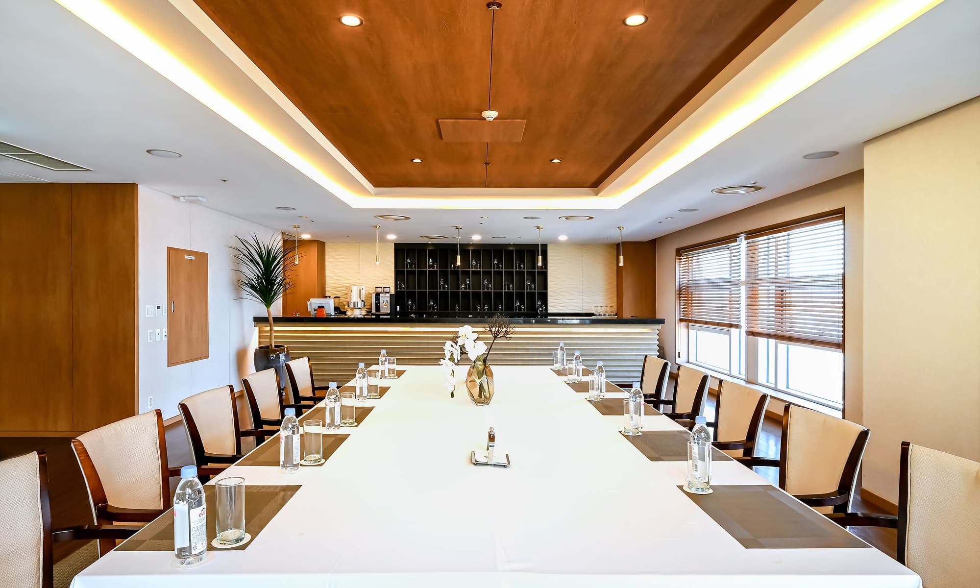 클럽 라운지 100